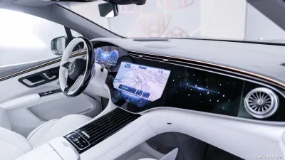 EQS SUV